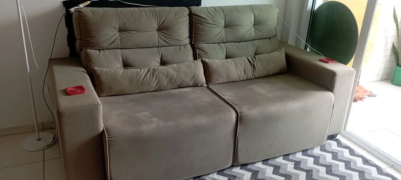 Sofá retrátil 2m em perfeito estado