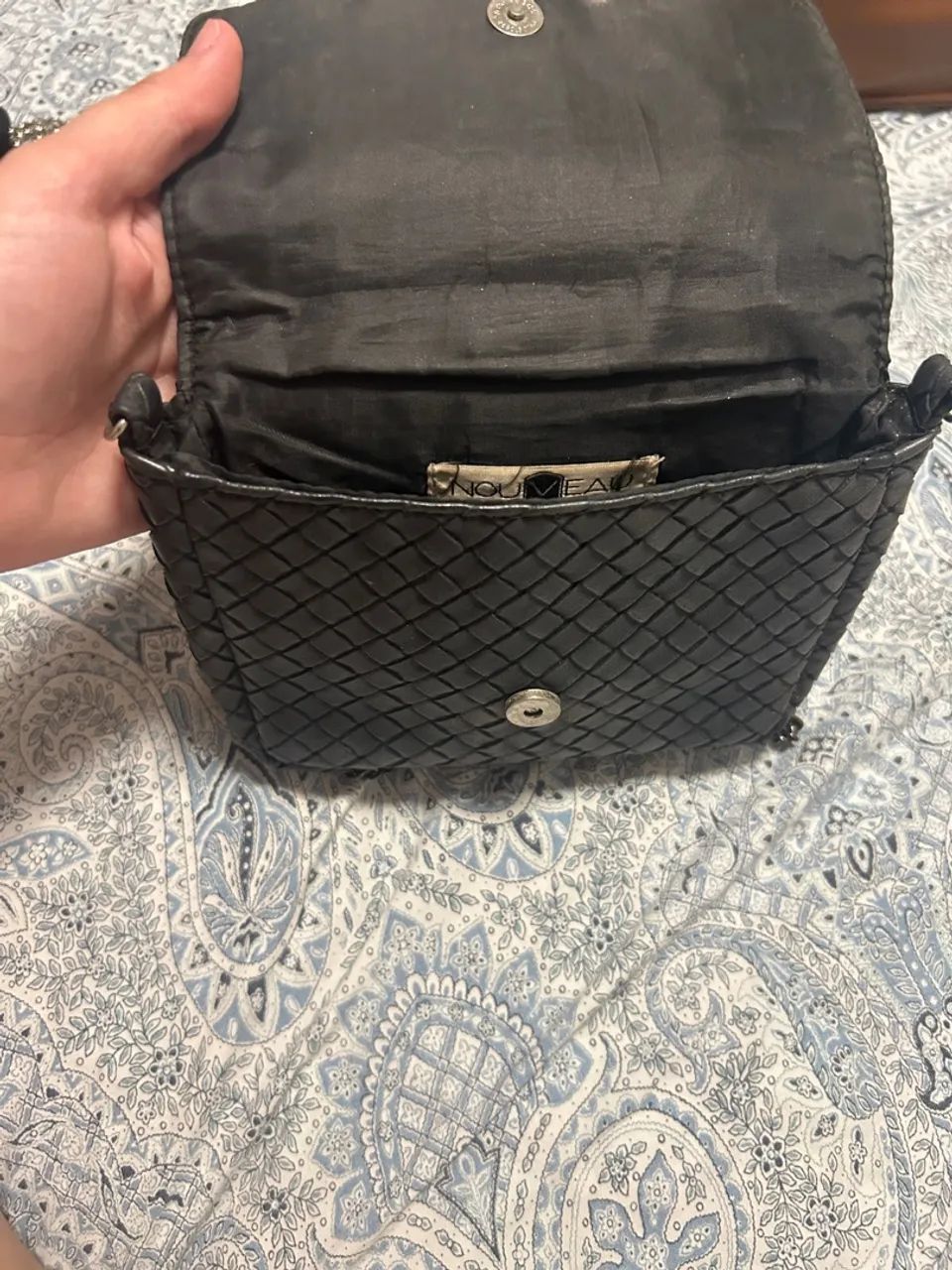 Bolsa preta com alça corrente preta  - Foto 3