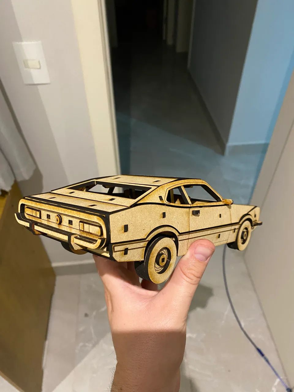 Ford Maverick miniatura em MDF - Foto 2