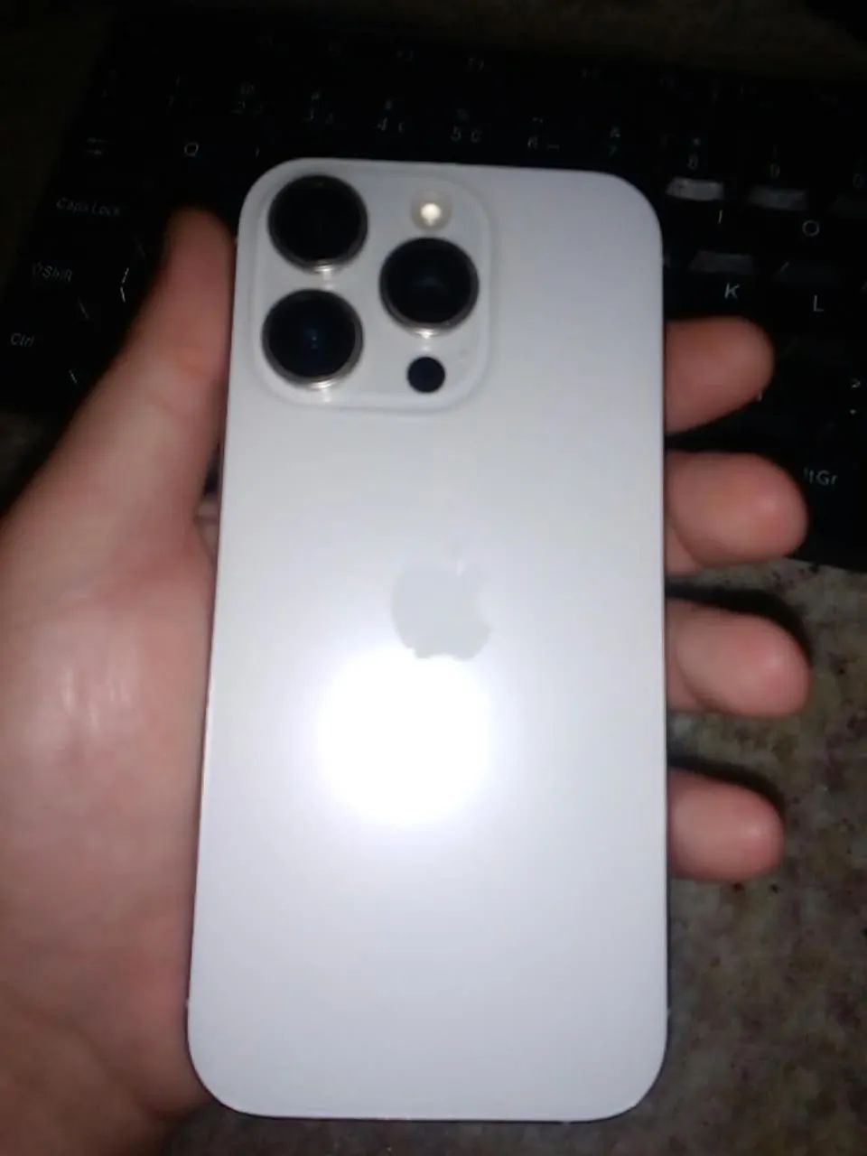 iPhone 16 pro - Foto 2