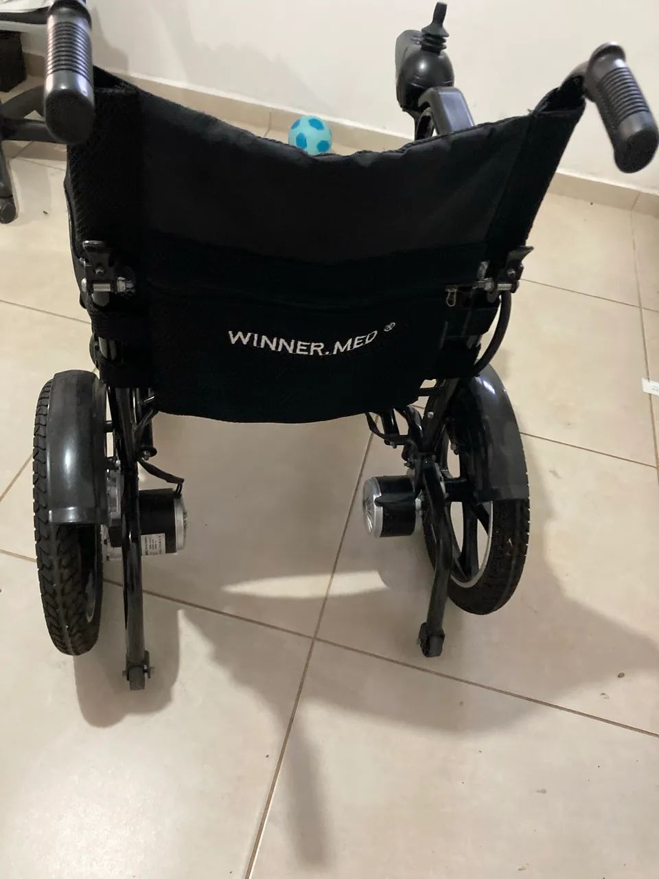 Cadeira de rodas motorizada 