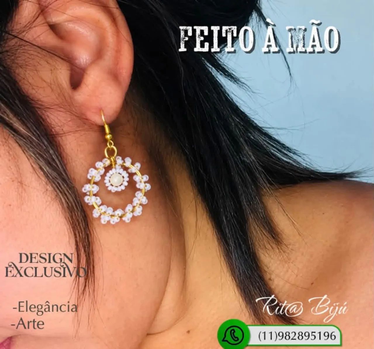 Brinco floral dourado 