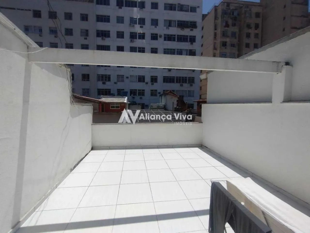 Catete | Casa 6 quartos, sendo 1 suite
