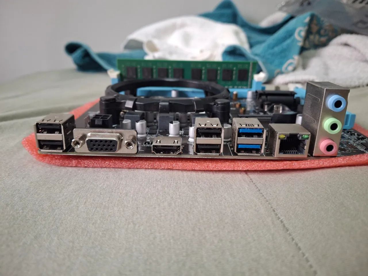 Kit I5-4570, placa mãe BMBH81, 1 pente de ram ddr3 (8gb) e cooler 65 tdp - Foto 2