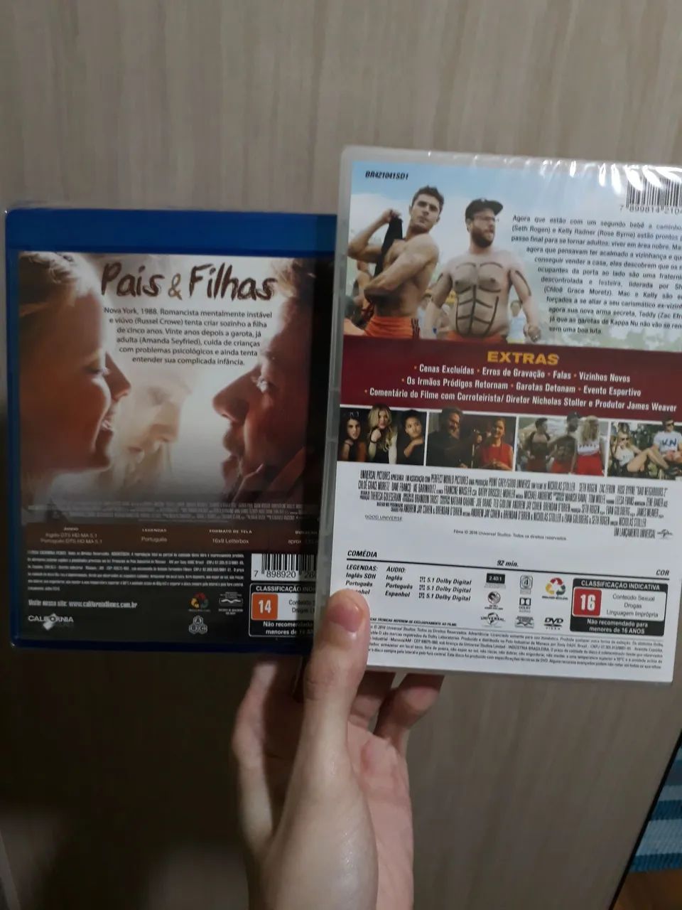 Blu-ray Pais e Filhas + Dvd Vizinhos 2 - Foto 3