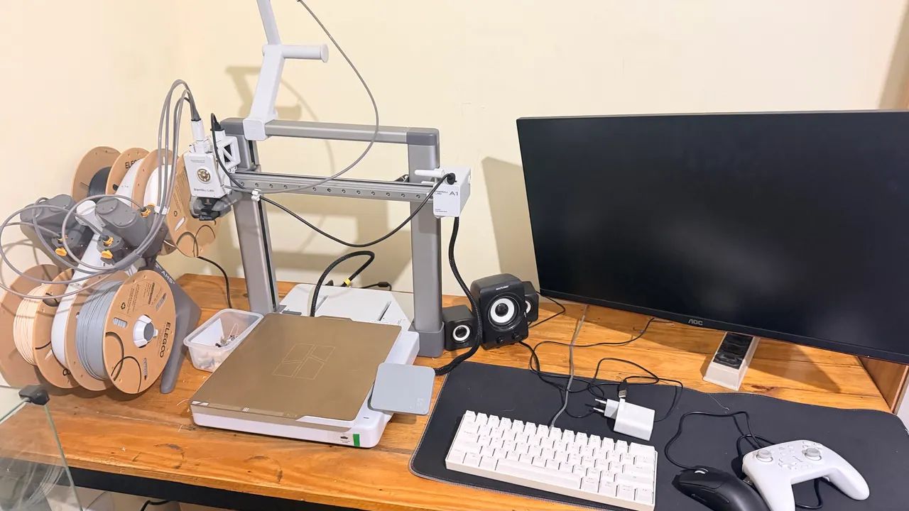 Impressora 3D BAMBU LAB A1 AMS - 3 meses uso
