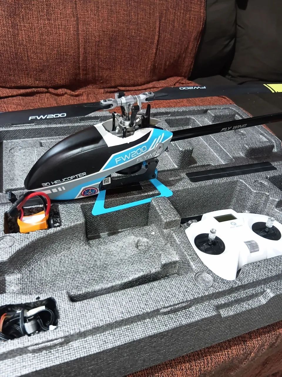 Helicóptero fly Windows fw200 com gos