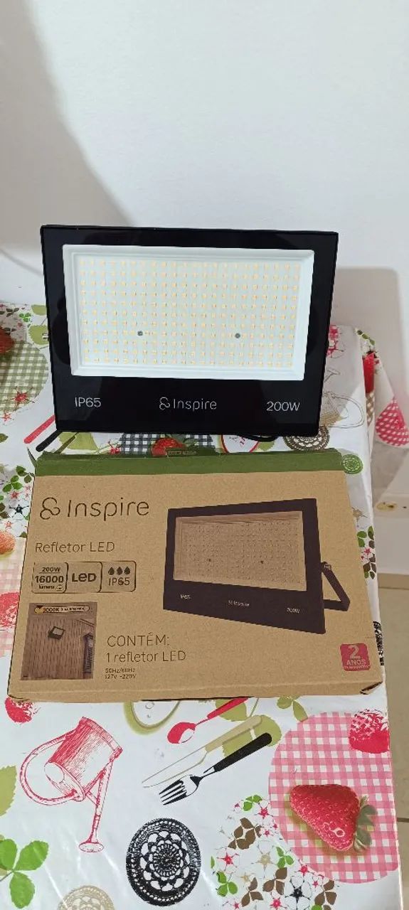 Refletor de led inspire 200w Luz amarela 
