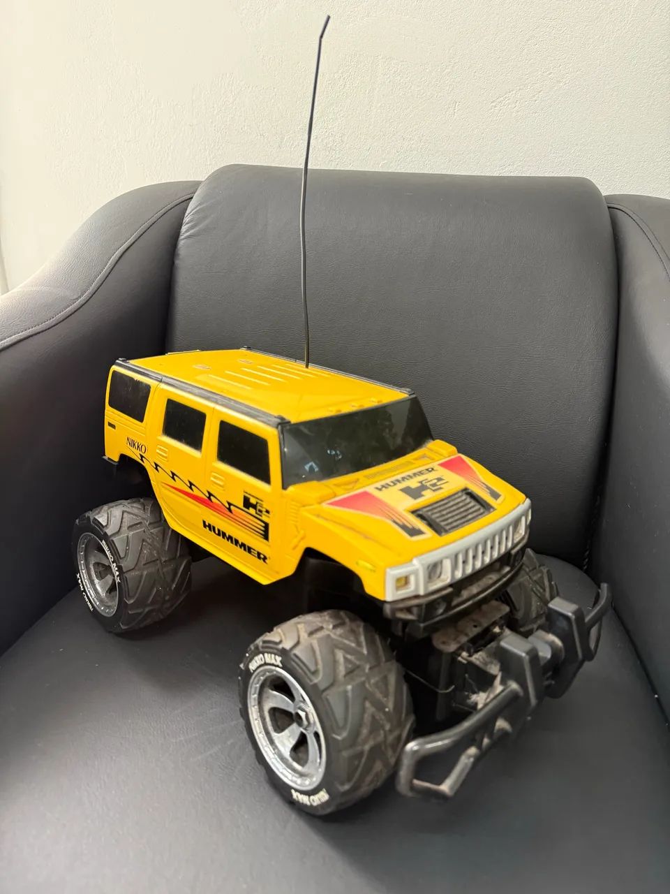 Carrinho Nikko Hummer H2 Original com Controle, Bateria e
