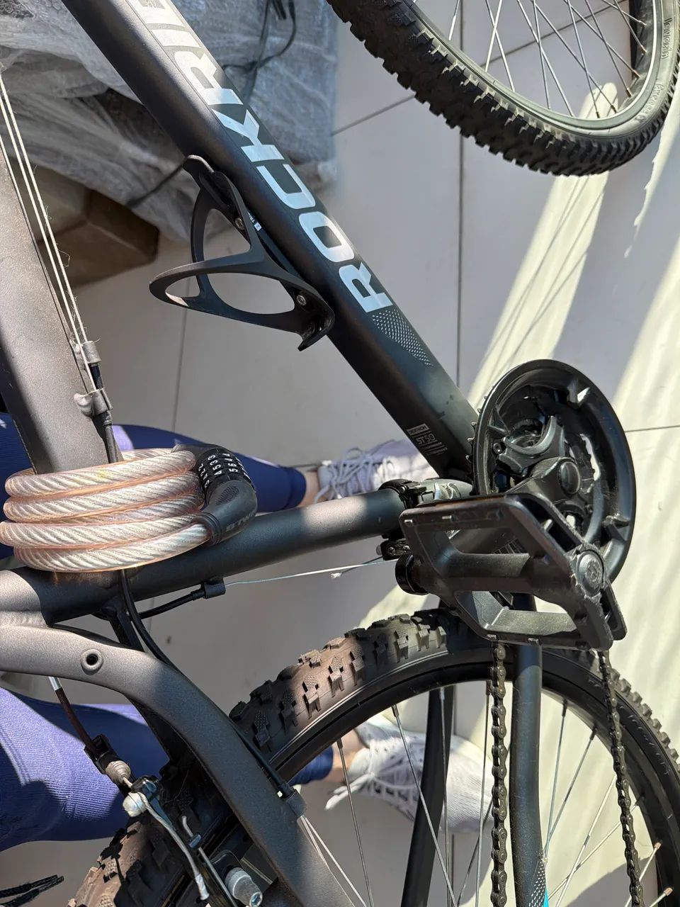 Bicicleta AT50 - novinha  - Foto 3