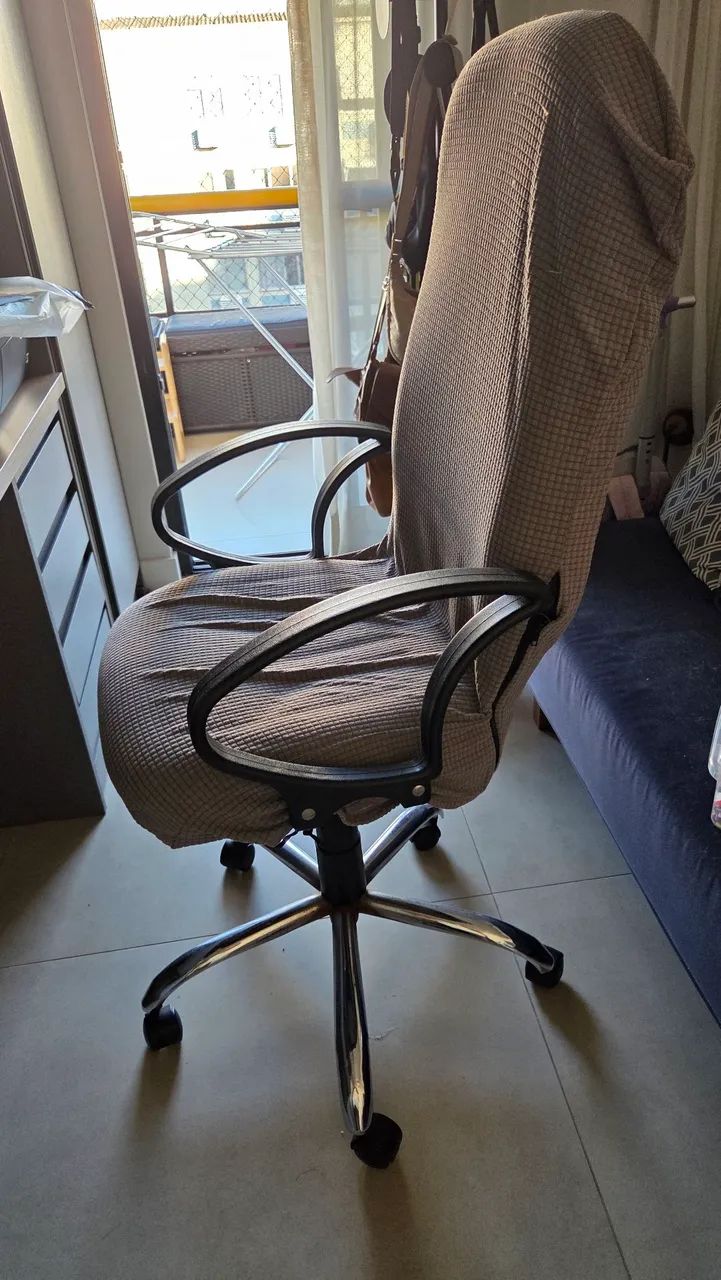 Cadeira escritório de couro - Foto 4