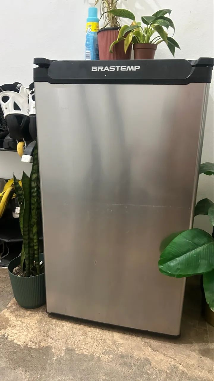 Frigobar Brastemp de 120 litros
