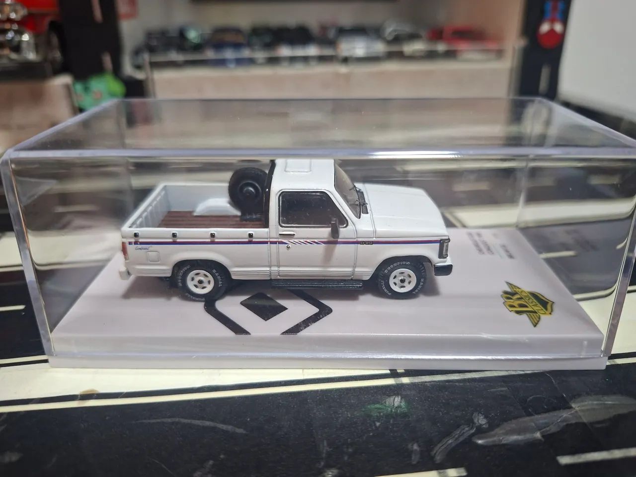 Miniatura Chevrolet D20 Branca BR Classics escala 1/64.