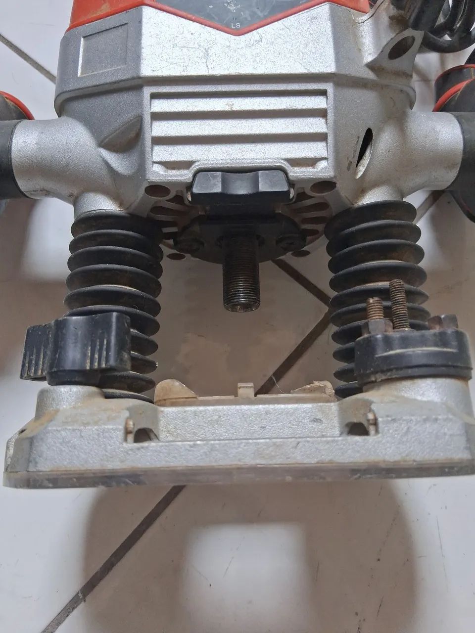 Tupia de coluna Black e Decker 220v 1200w - Foto 5