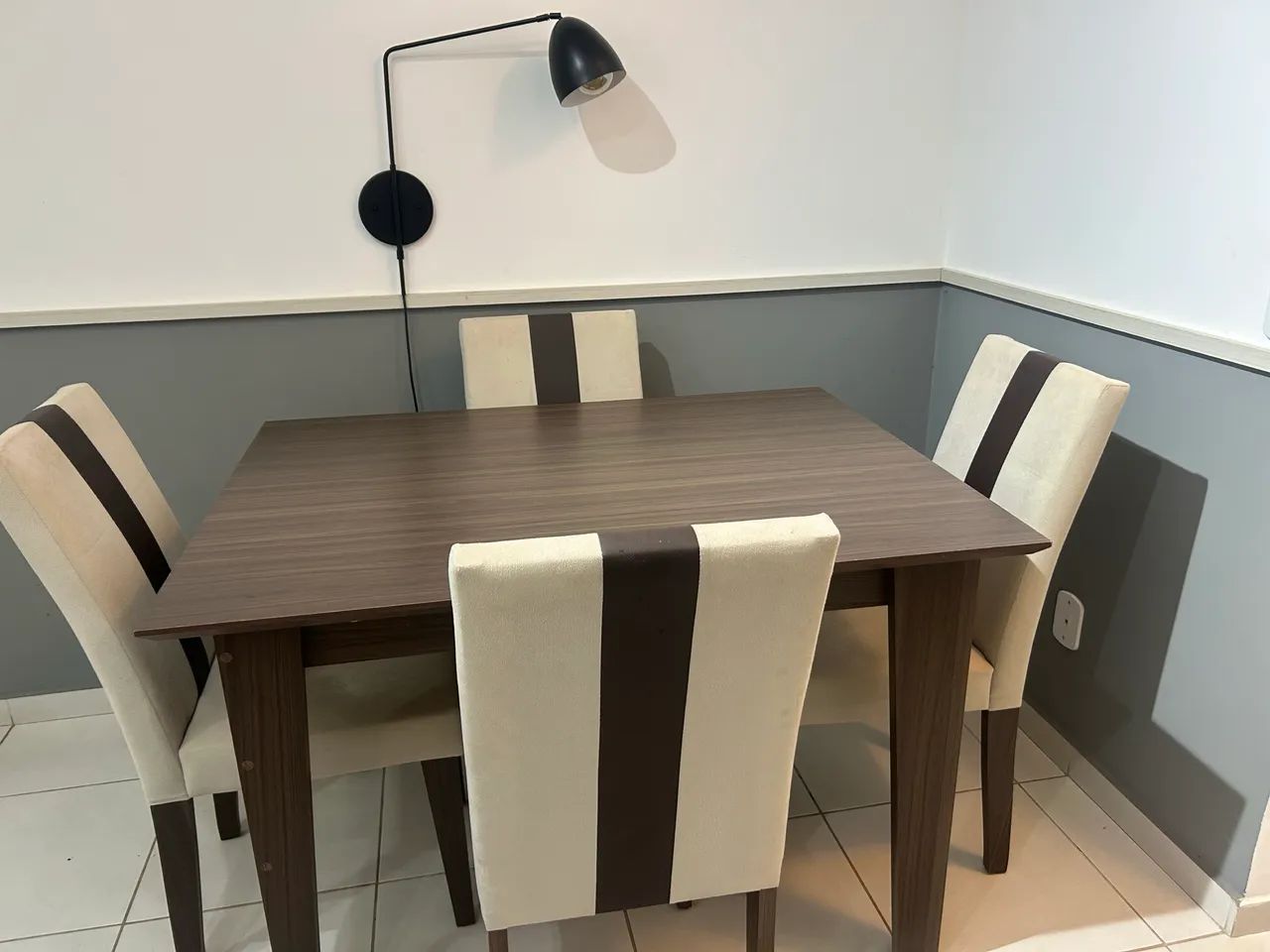 MESA (4 cadeiras)
