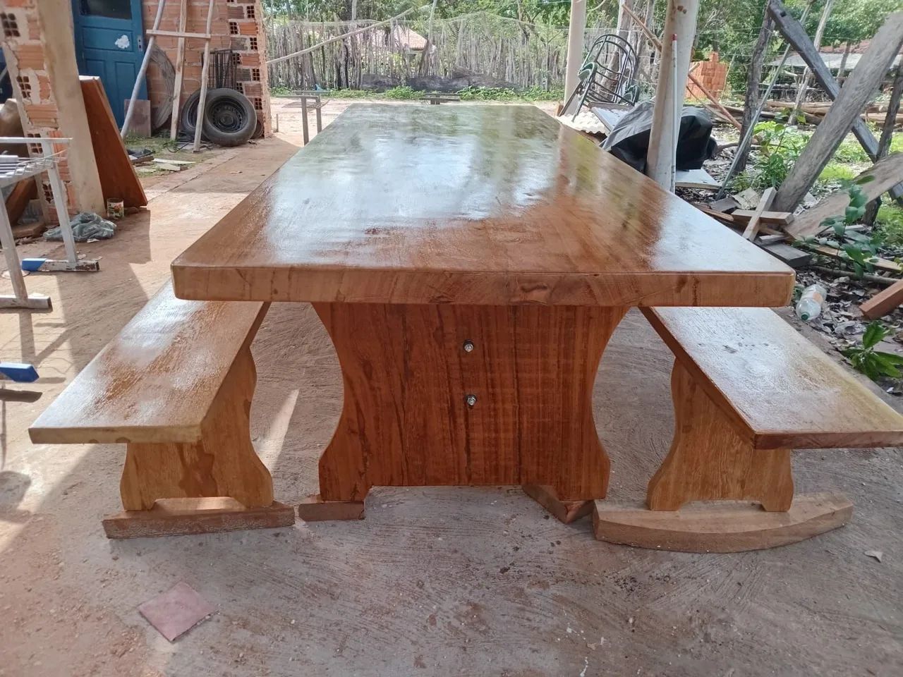 Mesa rustica com dois bancos - Foto 2