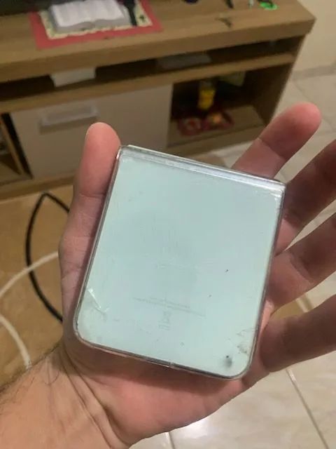 Celular Z flip 5  - Foto 2