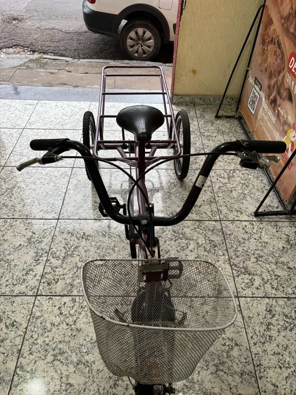 Vendo um triciclo 