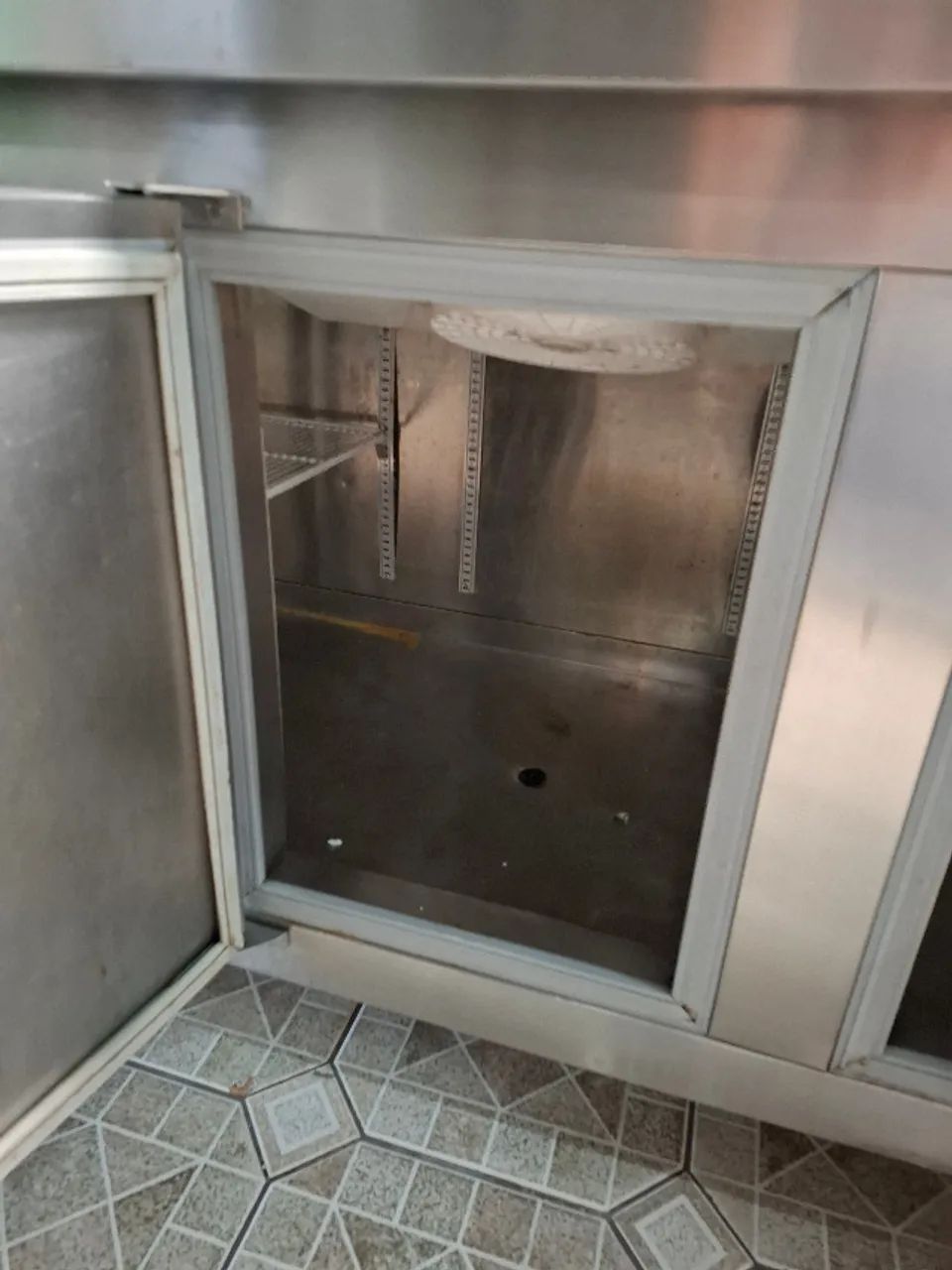 Balcão refrigerado inox dentro e fora Usado - Foto 3
