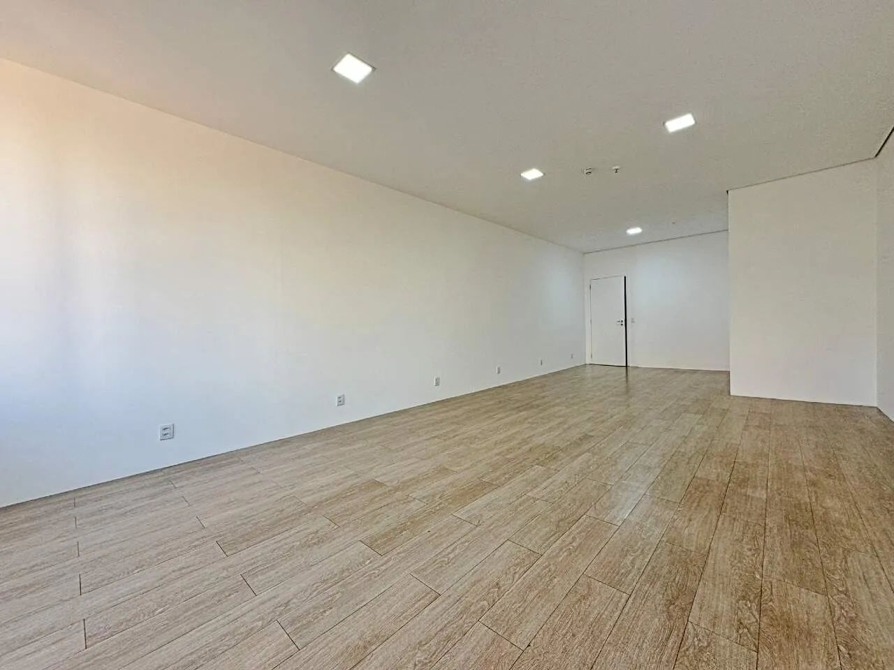 SALA COMERCIAL PARA LOCAÇÃO NO BAIRRO VILA DA SERRA - Foto 2