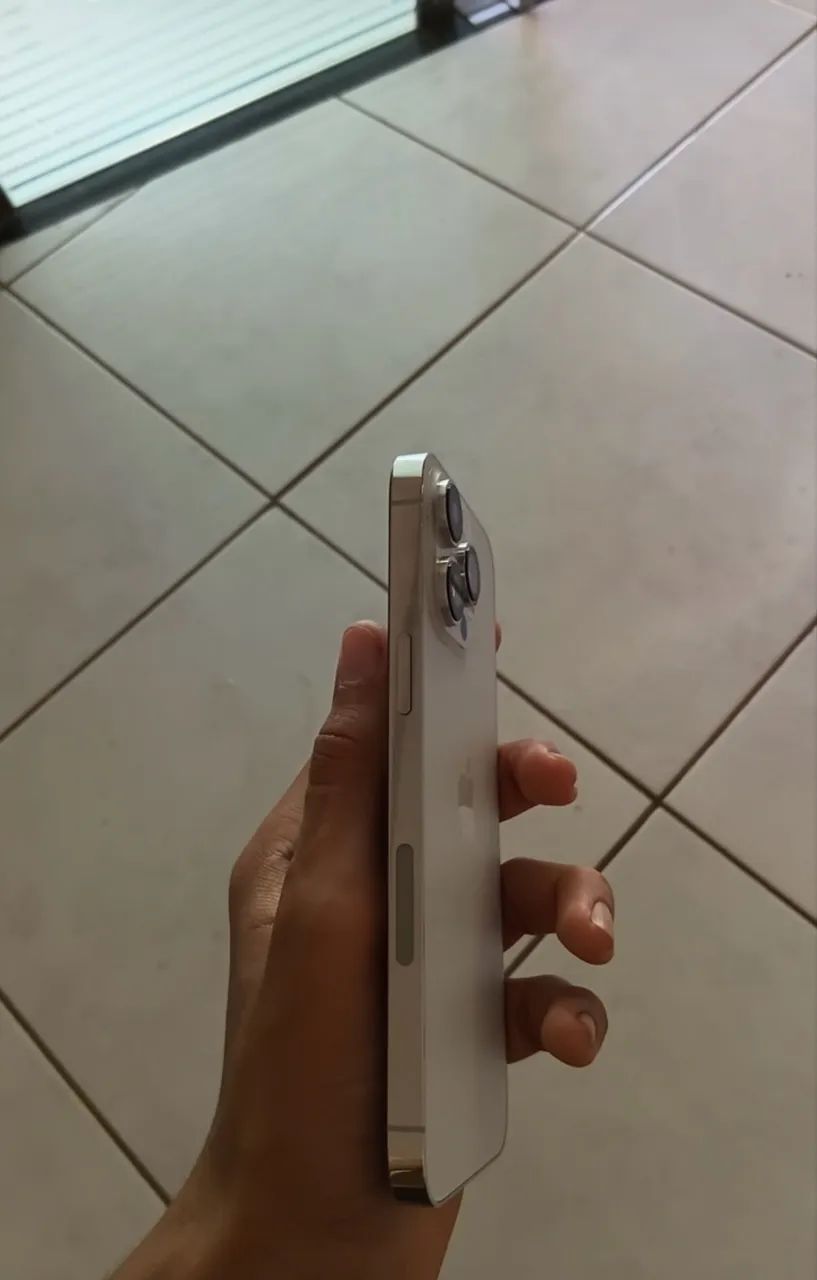 Vendo iPhone impecável 