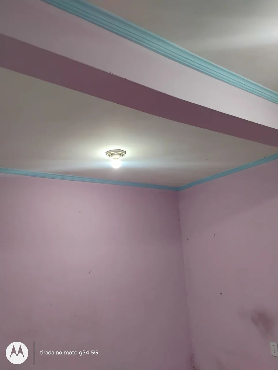 Aluga se uma casa com quarto/ e cozinha/ banheiro/e área/   - Foto 3