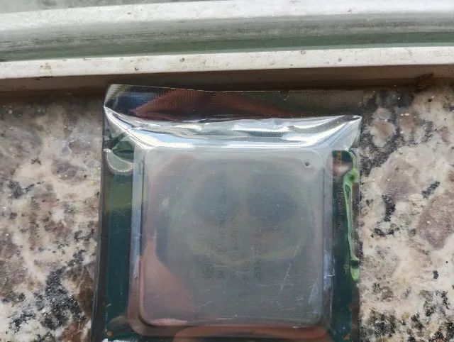 Processador Intel Xeon 2670 v2 - Foto 2