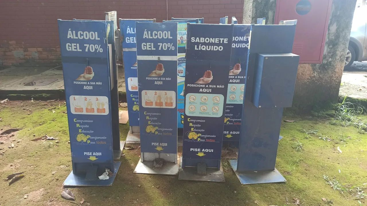 Dispenser para álcool e sabonete liquido