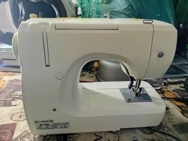 Máquina de Costura Elétrica Elgin Superia JX 2050 - Foto 5