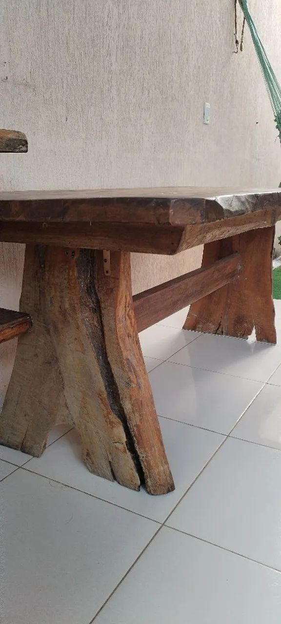 Mesa Rústica 185 X 80 com 2 bancos. R$ 2 mil - Foto 2