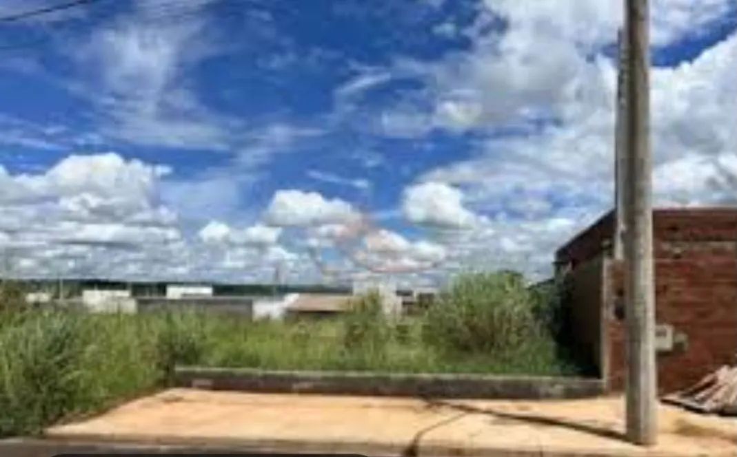 Vende-se terreno-Parque das Gaivotas