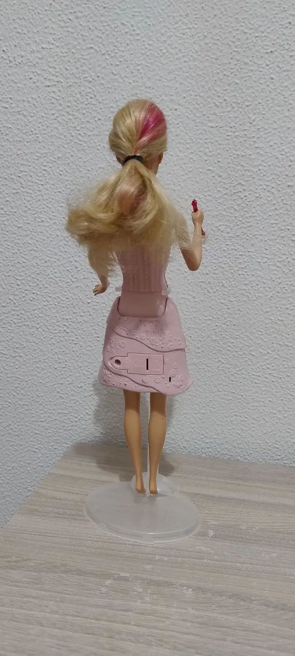 Boneca Barbie de "Barbie e o Portal secreto" Som e Luz - Mattel - Foto 4