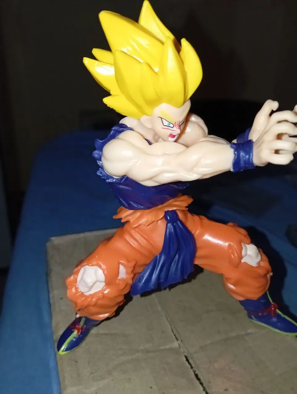 Action Figure Goku Super Saiyajin em Perfeito Estado