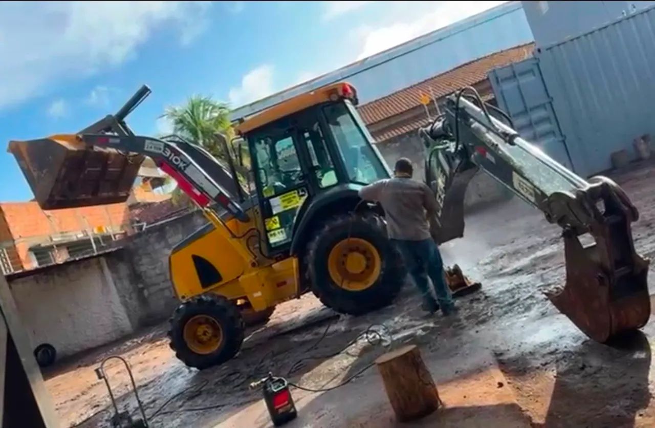 RETROESCAVADEIRA JOHN DEERE 310K  - Foto 2
