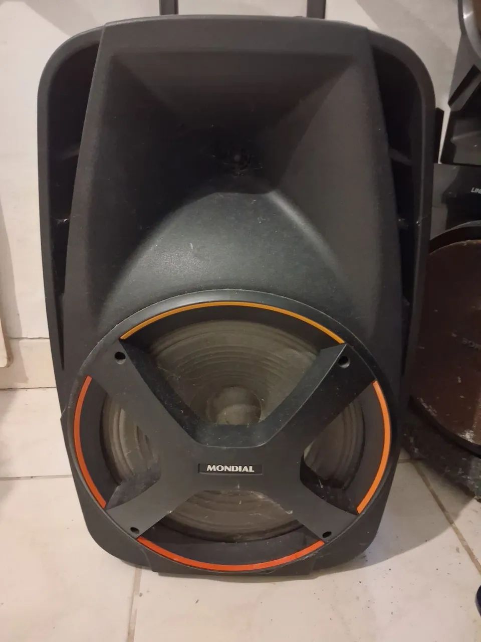 Vendo caixa amplificada mundial 