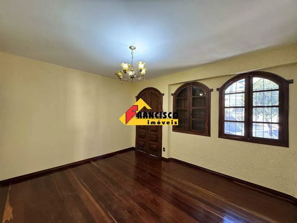 Casa para aluguel, 5 quartos, 2 suítes, 2 vagas, Centro - Divinópolis/MG - Foto 3