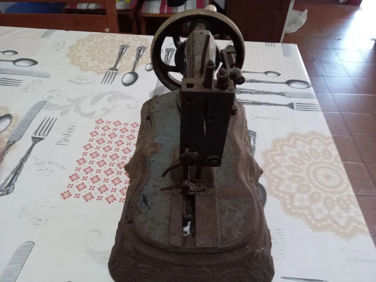 Maquina de costura antiga para decoração  - Foto 3