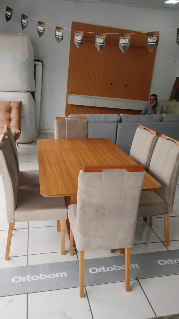 Mesa de Jantar com 6 Cadeiras Com Tampo Amadeirado
