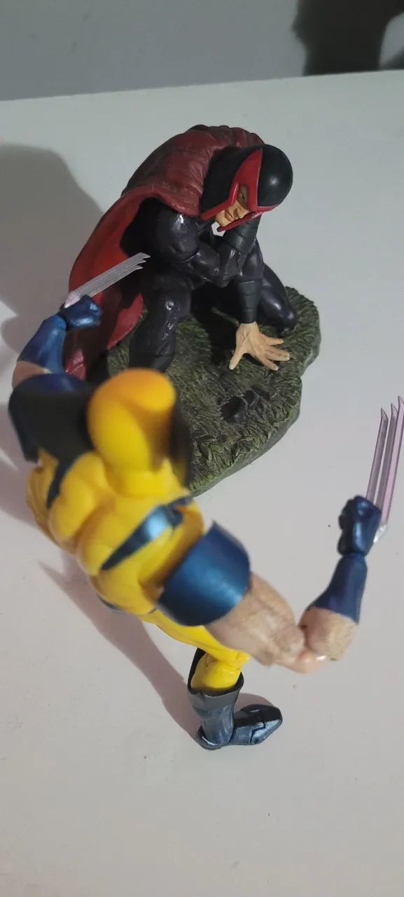 2 bonecos wolverine e magneto action figure xmen mutantes - Foto 3