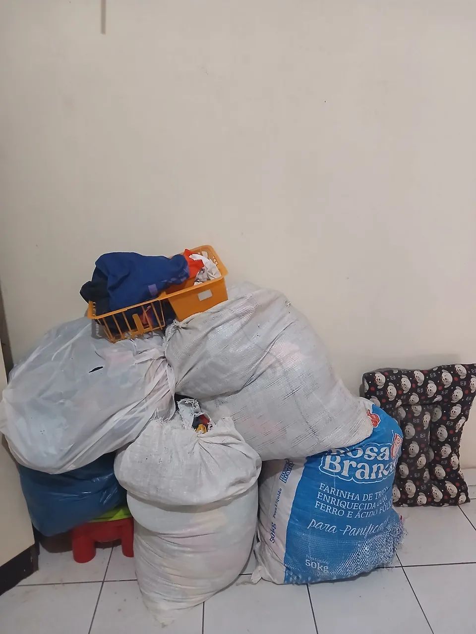 Vendo roupa pra bazar  - Foto 3
