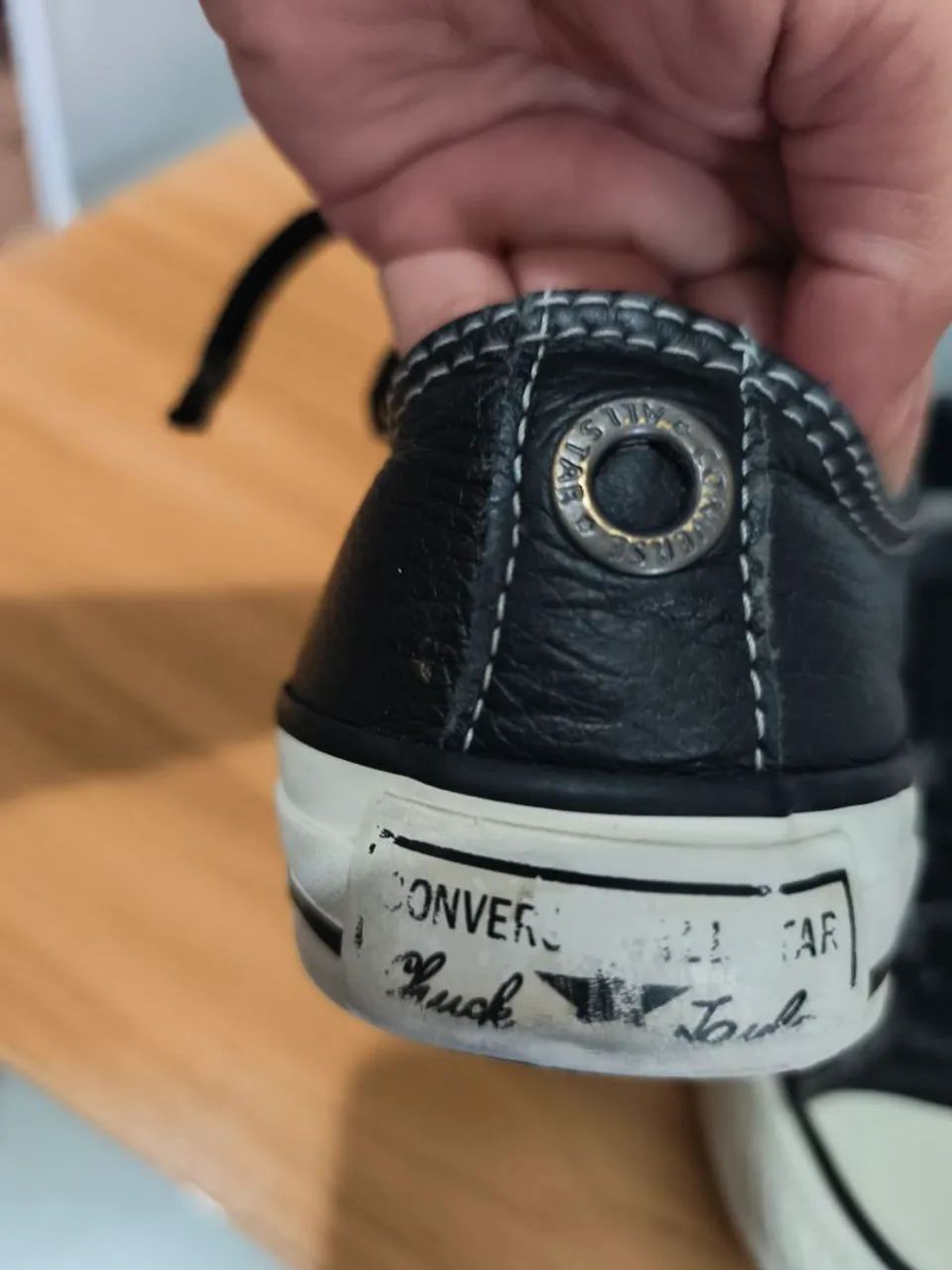 Converse em couro tamanho 35 - Foto 4