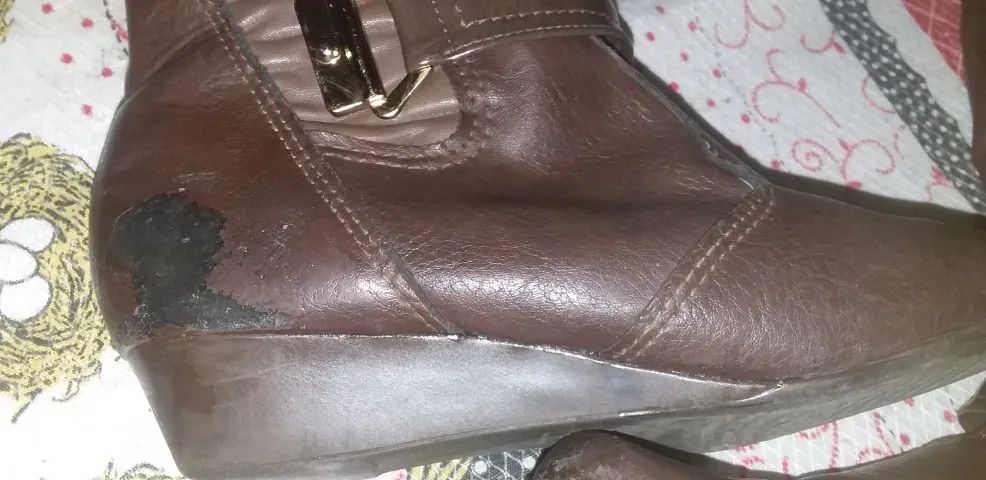 Bota usada e com algumas marcas de tempo. É Toda sua Oponência - Foto 3