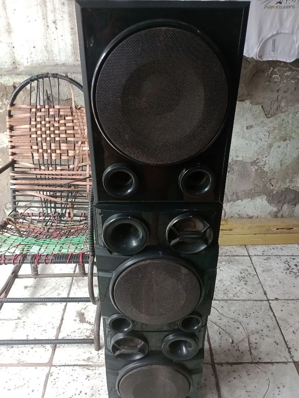 caixas de som  e subwooff em perfeito estado apenas marcas de uso  a unidade custará 350$ - Foto 3