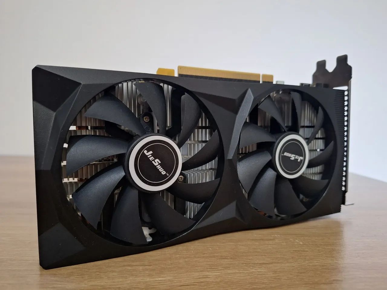Placa de Video - 1660 Super - Potente -