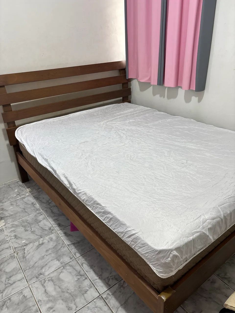 Cama de madeira maciça  - Foto 4