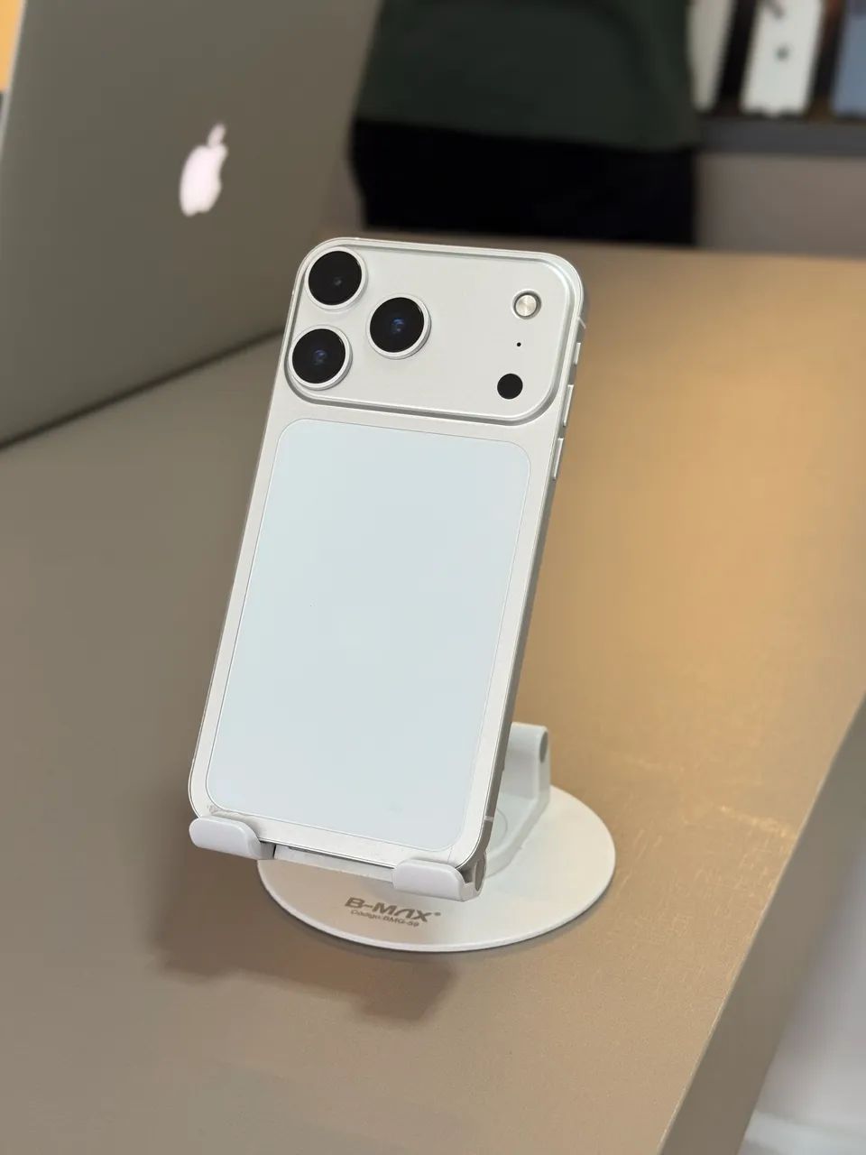 XR TRANSFORMADO NO 17 PRO