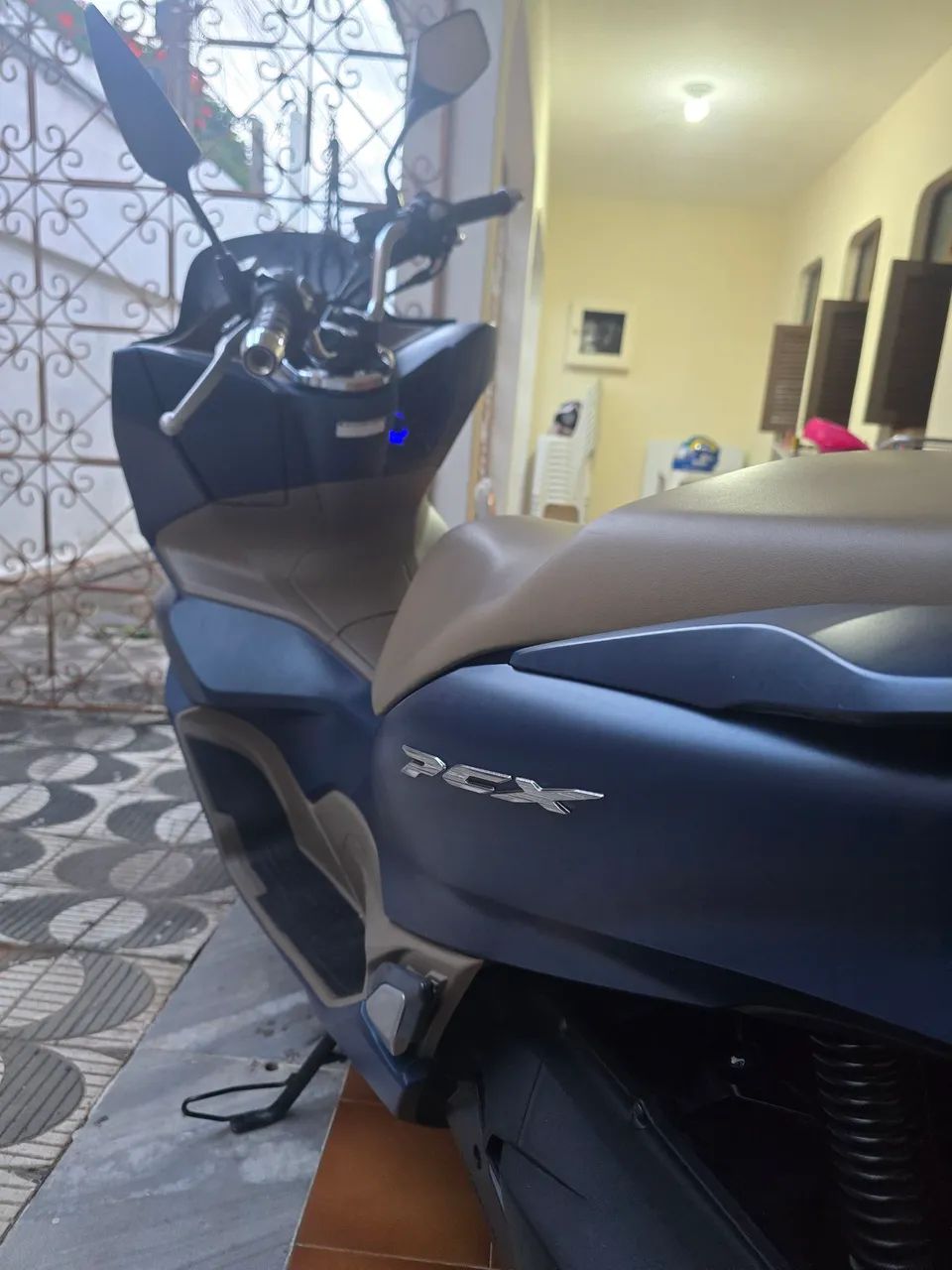 PCX DLX 2023 com pouca quilometragem! - Foto 4