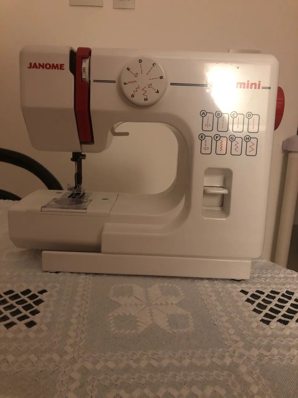 Máquina de Costura Janome Mini
