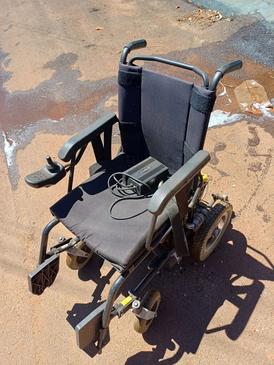 Cadeira de rodas motorizada - Foto 4