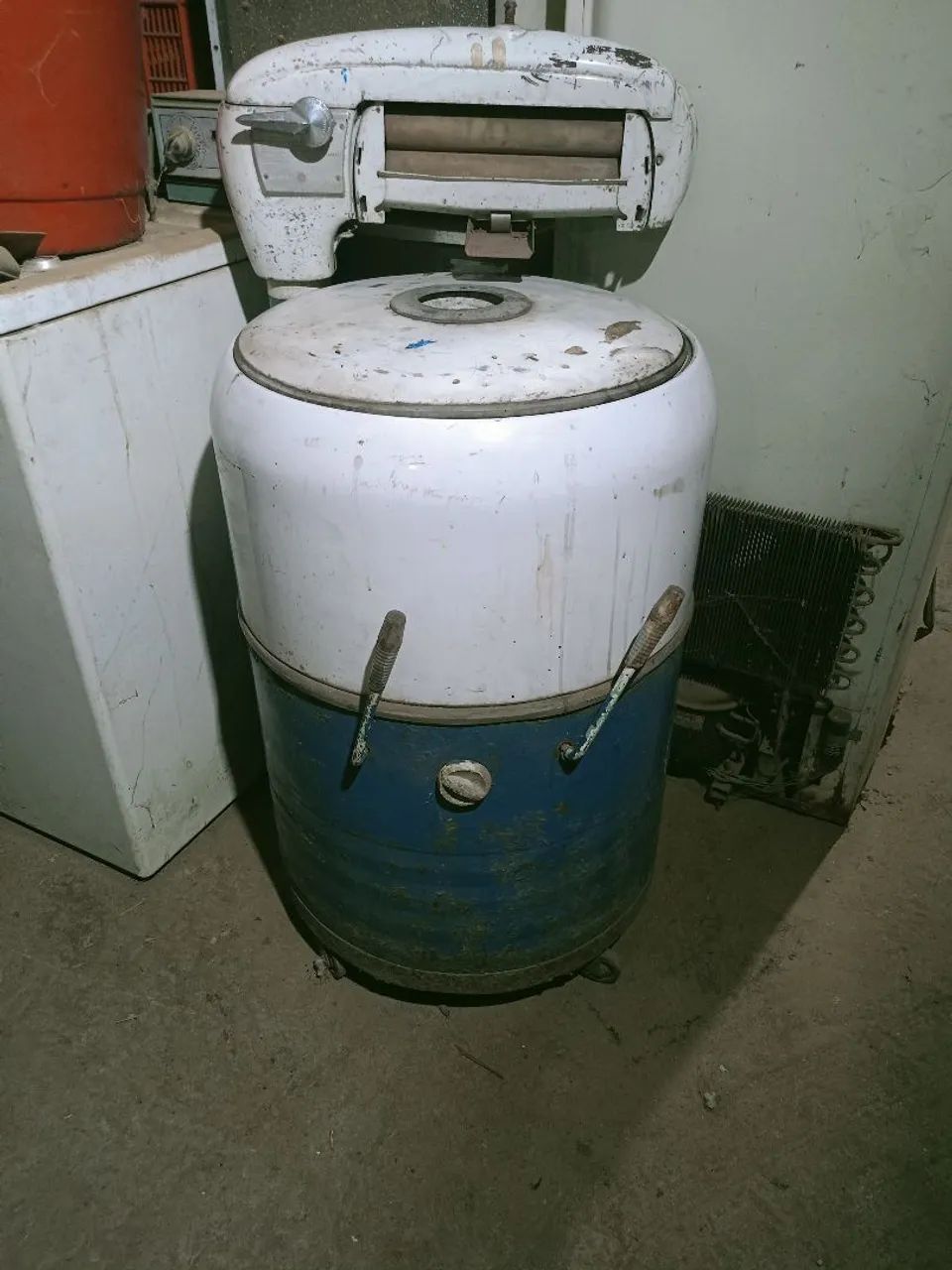 Máquina de lavar roupa antiga  - Foto 5